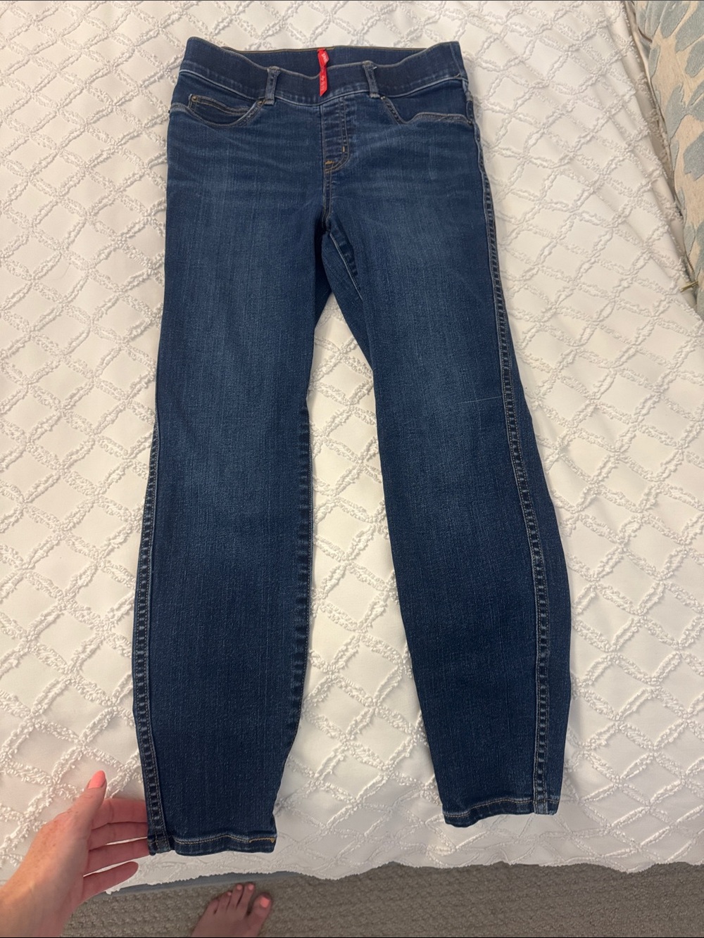 SPANX Skinny Jeans in Dark Blue Denim with Red Waist Tag